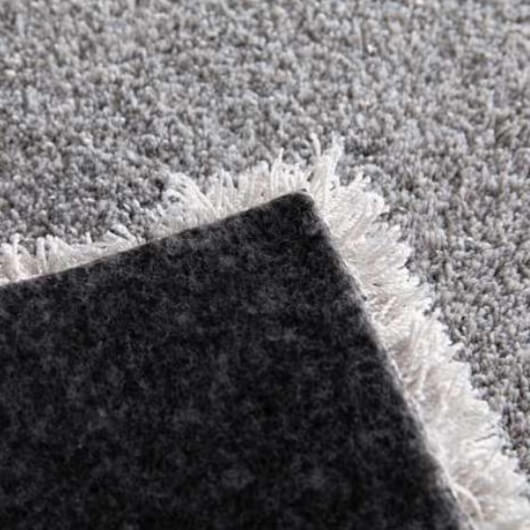 Fios densos e bem estruturados são à prova de pegadas e marcas